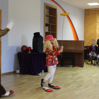 Skolā viesojas cirks un leļļu teātris - 