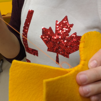 Ekskursija Robežnieku fermā, ķimeņu siera gatavošana un Ziemassvētku zeķīšu darināšana - 