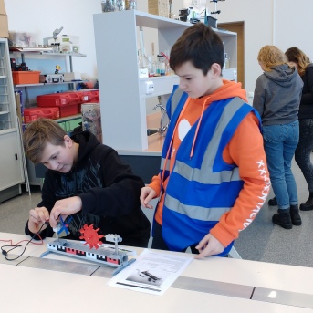 Karjeras izglītības ekskursija 7.,8.klasei uz Daibes poligonu un Mucu muzeju. - 