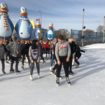 Abonementa koncerts un slidošana Valentīna dienā - 