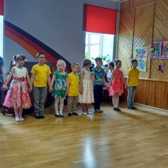 Māmiņ, atnāc uz skanīgu pļavu! - 