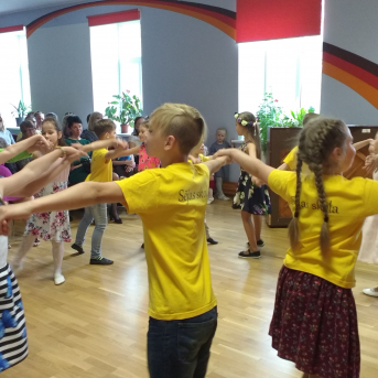 Māmiņ, atnāc uz skanīgu pļavu! - 