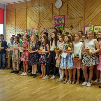 Māmiņ, atnāc uz skanīgu pļavu! - 