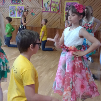 Māmiņ, atnāc uz skanīgu pļavu! - 