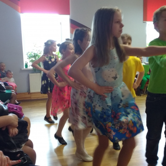 Māmiņ, atnāc uz skanīgu pļavu! - 