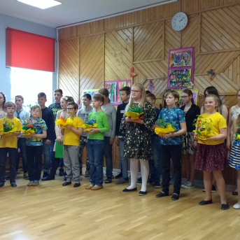 Māmiņ, atnāc uz skanīgu pļavu! - 