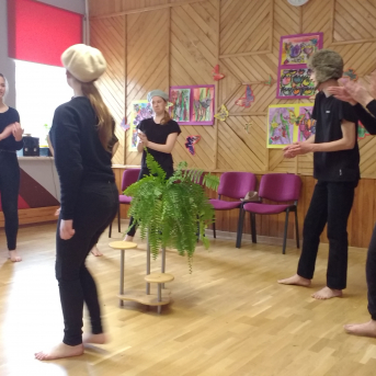 Māmiņ, atnāc uz skanīgu pļavu! - 