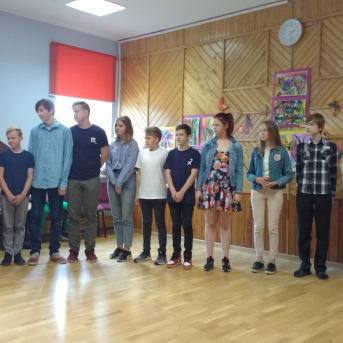 Māmiņ, atnāc uz skanīgu pļavu! - 