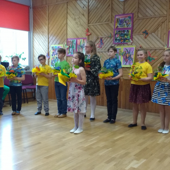 Māmiņ, atnāc uz skanīgu pļavu! - 