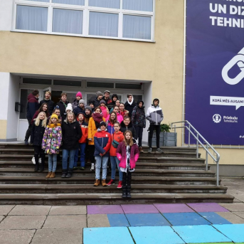 KARJERAS IZGLĪTĪBAS brauciens uz Vidzemes tehnoloģiju un Dizaina tehnikumu un SIA Tītarkalns - 