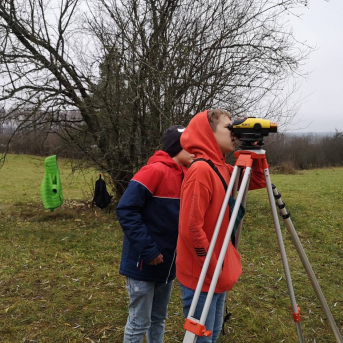 KARJERAS IZGLĪTĪBAS brauciens uz Vidzemes tehnoloģiju un Dizaina tehnikumu un SIA Tītarkalns - 