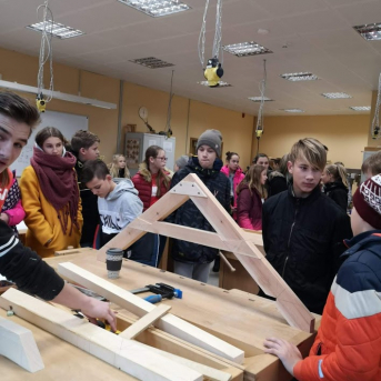 KARJERAS IZGLĪTĪBAS brauciens uz Vidzemes tehnoloģiju un Dizaina tehnikumu un SIA Tītarkalns - 