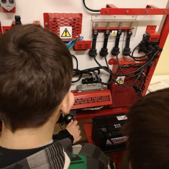 KARJERAS IZGLĪTĪBAS brauciens uz Vidzemes tehnoloģiju un Dizaina tehnikumu un SIA Tītarkalns - 