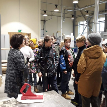 KARJERAS IZGLĪTĪBAS brauciens uz Vidzemes tehnoloģiju un Dizaina tehnikumu un SIA Tītarkalns - 