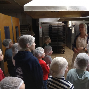 Karjeras diena 1.-4.klašu skolēniem - Sējas skolas jaunieši apmeklēja maiznīcu 