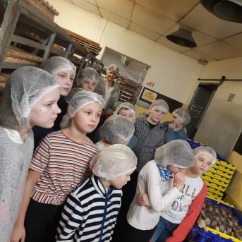 Karjeras diena 1.-4.klašu skolēniem - Sējas skolas jaunieši apmeklēja maiznīcu 