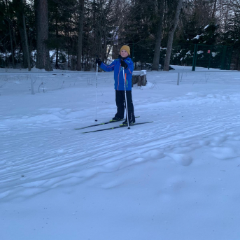Sniega aktivitātes - Mācoties attālināti pie viedierīcēm, jo īpaši svarīgi ir iziet svaigā gaisā un izkustēties, tāpēc šeit neliels ieskats Sējas skolas skolēnu ziemas mācību-atpūtas aktivitātēs.
