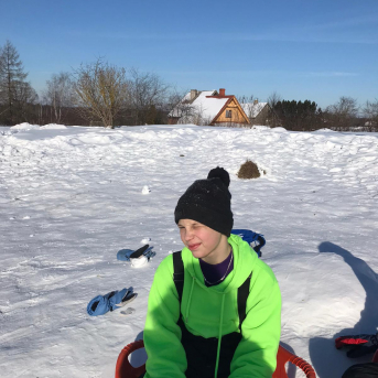 Sniega aktivitātes - Mācoties attālināti pie viedierīcēm, jo īpaši svarīgi ir iziet svaigā gaisā un izkustēties, tāpēc šeit neliels ieskats Sējas skolas skolēnu ziemas mācību-atpūtas aktivitātēs.