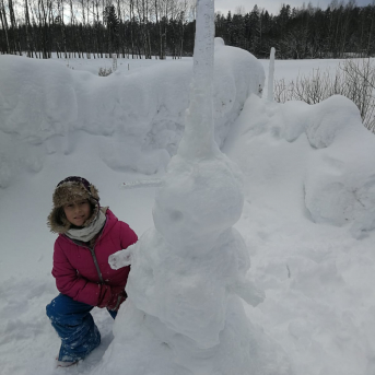 Sniega aktivitātes - Mācoties attālināti pie viedierīcēm, jo īpaši svarīgi ir iziet svaigā gaisā un izkustēties, tāpēc šeit neliels ieskats Sējas skolas skolēnu ziemas mācību-atpūtas aktivitātēs.
