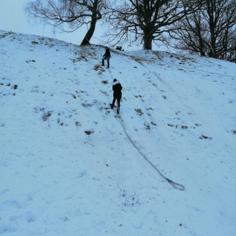 Sniega aktivitātes - Mācoties attālināti pie viedierīcēm, jo īpaši svarīgi ir iziet svaigā gaisā un izkustēties, tāpēc šeit neliels ieskats Sējas skolas skolēnu ziemas mācību-atpūtas aktivitātēs.