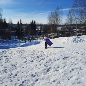 Sniega aktivitātes - Mācoties attālināti pie viedierīcēm, jo īpaši svarīgi ir iziet svaigā gaisā un izkustēties, tāpēc šeit neliels ieskats Sējas skolas skolēnu ziemas mācību-atpūtas aktivitātēs.