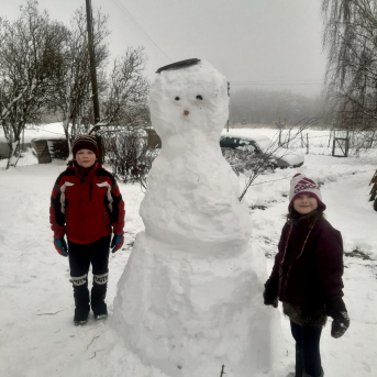 Uzvel savu sniegavīru!  - 