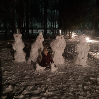 Uzvel savu sniegavīru!  - 