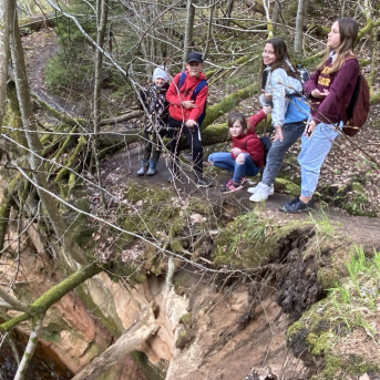 Sporta diena - Mācies aktīvi dabā! - Sestdien, 8.maijā, Sējas pamatskolas skolēni devās pārgājienos 