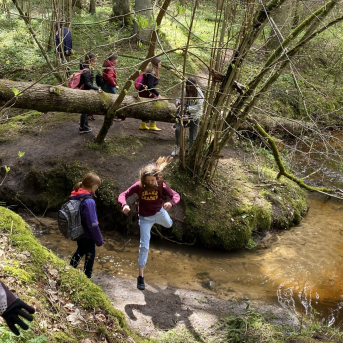 Sporta diena - Mācies aktīvi dabā! - Sestdien, 8.maijā, Sējas pamatskolas skolēni devās pārgājienos 