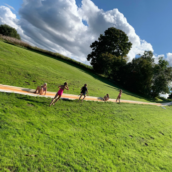 Pārgājienu diena Sējas skolā - 3.septembrī Sējas skolas skolēni devās izzinošos pārgājienos. Katra klase izvēlējās savu maršrutu un virzienu, kurā doties. Jautri, aktīvi un interesanti pavadīta diena bija izdevusies katrai klasei!