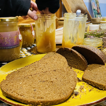 Šodien Eiropas medus brokastis Sējas skolā - 