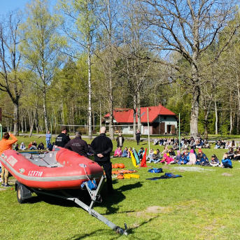 Lekcija par drošību uz un pie ūdens - 
