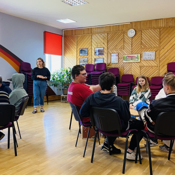 Skolas somas projekta nodarbība “Ziedoņa klase” - 