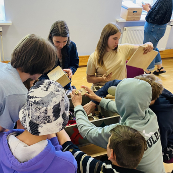 Skolas somas projekta nodarbība “Ziedoņa klase” - 