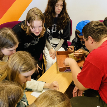 Skolas somas projekta nodarbība “Ziedoņa klase” - 