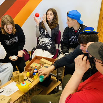 Skolas somas projekta nodarbība “Ziedoņa klase” - 