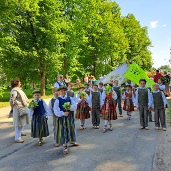 “ Latvju bērni danci veda”  Preiļos - 