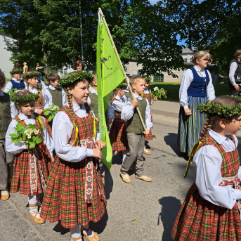 “ Latvju bērni danci veda”  Preiļos - 