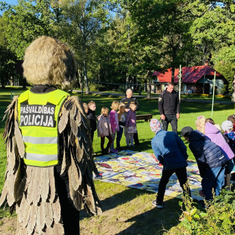 Policija Sējas skolā - 