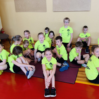 Sporto visa klase 2.klašu sacensības stafetēs - 