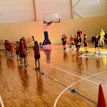 Sporto visa klase 2.klašu sacensības stafetēs - 