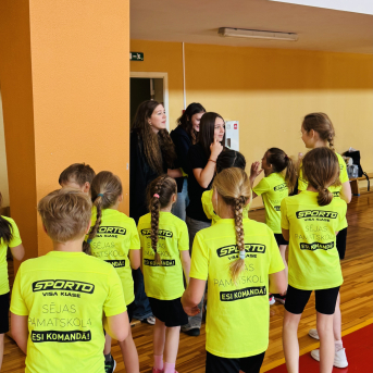 Sporto visa klase 2.klašu sacensības stafetēs - 