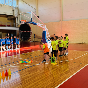 Sporto visa klase 2.klašu sacensības stafetēs - 