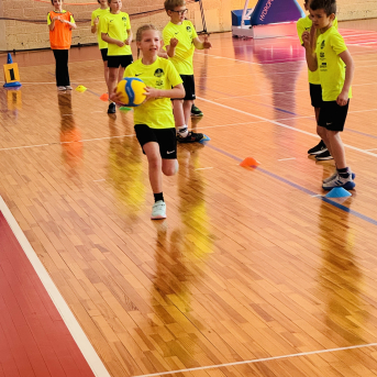 Sporto visa klase 2.klašu sacensības stafetēs - 