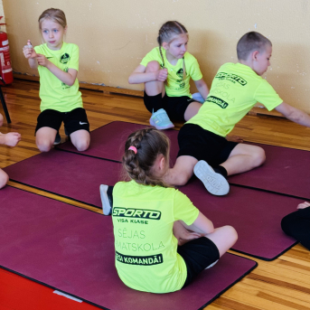 Sporto visa klase 2.klašu sacensības stafetēs - 