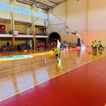 Sporto visa klase 2.klašu sacensības stafetēs - 