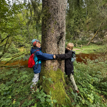 Tiešsaistes pārgājiens gar Loju - 