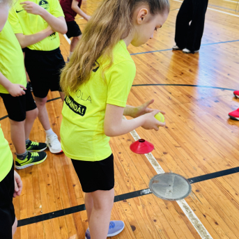 Sporto visa klase 3.klašu sacensības stafetēs - 