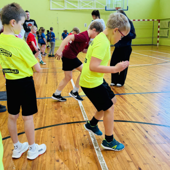 Sporto visa klase 3.klašu sacensības stafetēs - 