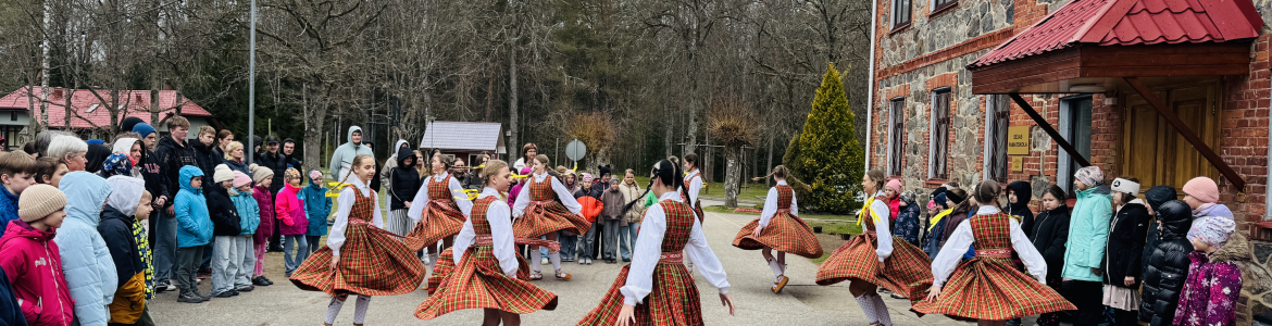 Gatavojoties Latvijas svētkiem